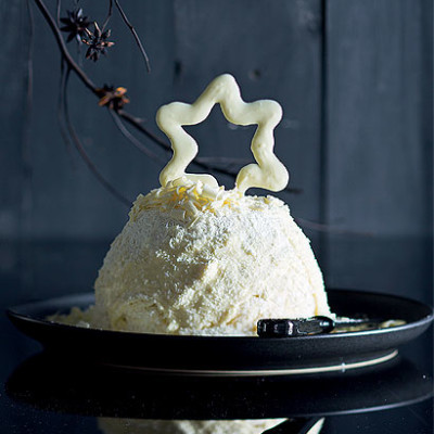 White chocolate snow bomb with chocolate stars