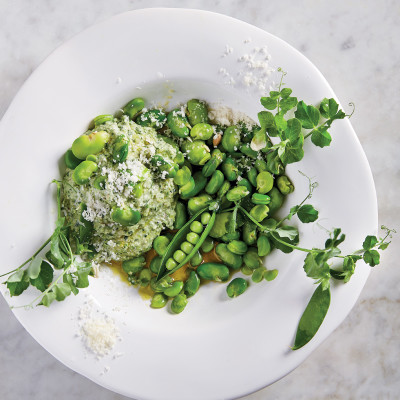 Broad beans with asparagus dip