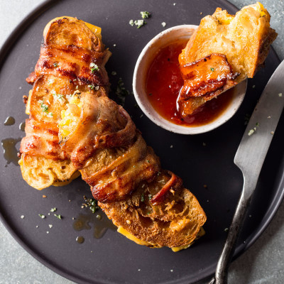 Bacon-wrapped braaibroodjie