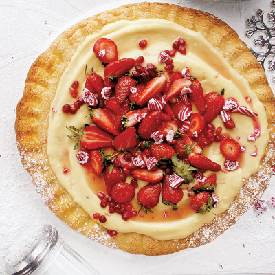 Shortbread with custard and crushed candy