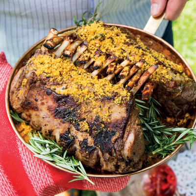 Rack of lamb with a cranberry crumb