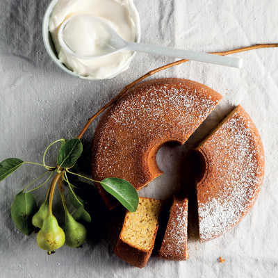 Pistachio-and-yoghurt-cake