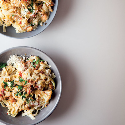 Bianco cucina (anchovy-and-cauliflower pasta)