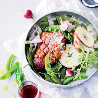 Warm gammon and crunchy apple salad