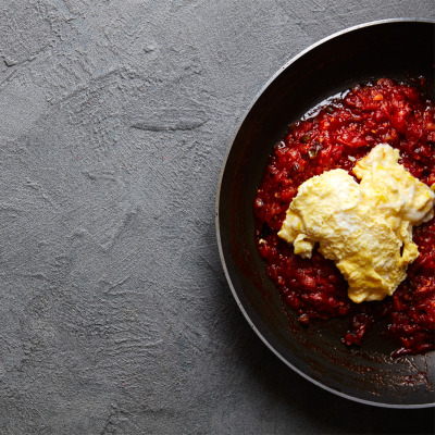 Skinny eggs with spicy Mexican tomato sauce