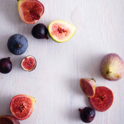 Roast figs with honey and rosemary