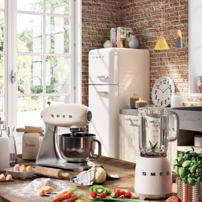 Win a Smeg stand mixer and blender worth R11 300