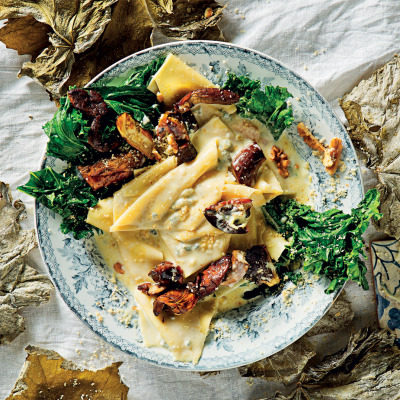 Creamy Gorgonzola fazzoletti pasta with porcini