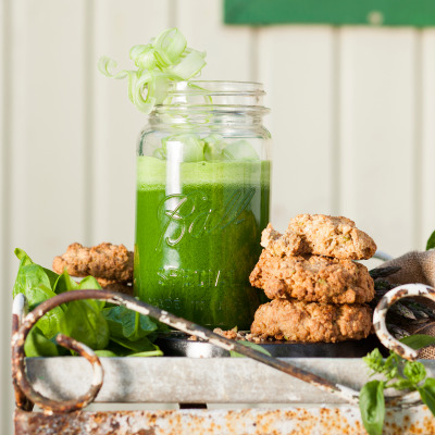 Green juice with oat-and-pistachio breakfast cookies