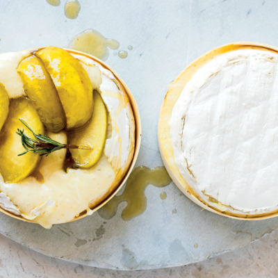 Molten camembert with caramelised apples