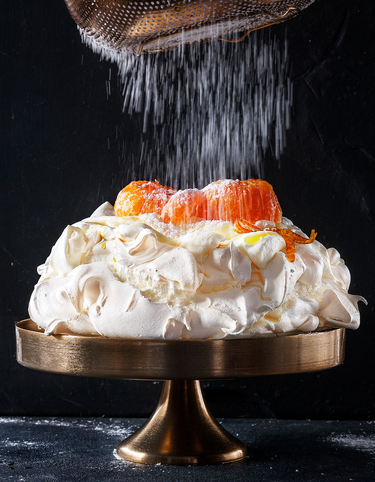 Winter pavlova with toffee Clemengolds