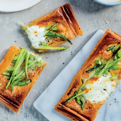 Asparagus-and-mozzarella phyllo tart