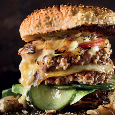 Smashed burgers with caramelised onions