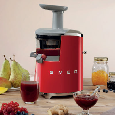 Win a SMEG slow-juicer worth R8,999