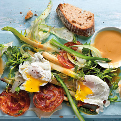 asparagus-and-fennel-salad-with-pancetta-and-poached-egg
