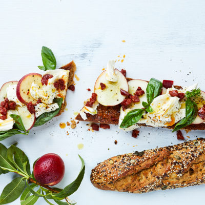 flavourburst-nectarine-caprese-toast