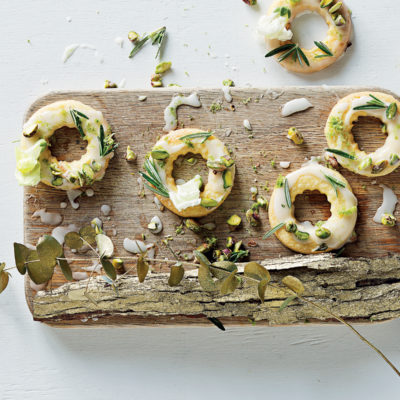 Shortbread biscuits with lime icing