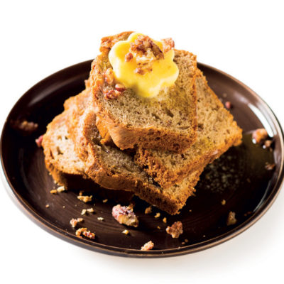 Banana bread with cinnamon-sugared pecans