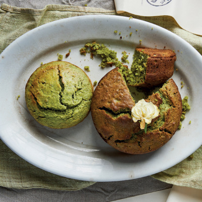 Pea-and-matcha cake