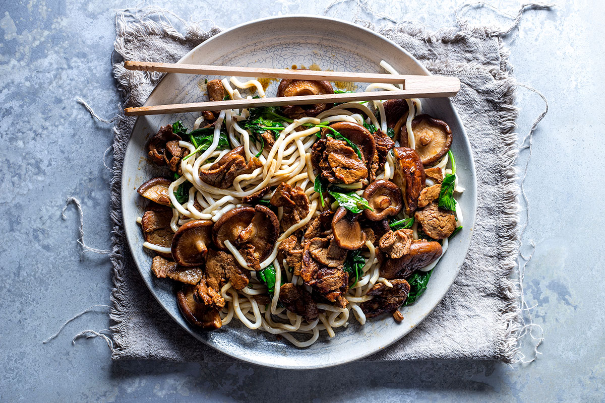 Teriyaki pork and mushrooms on spinach noodles recipe