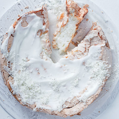 Coconut meringue cake