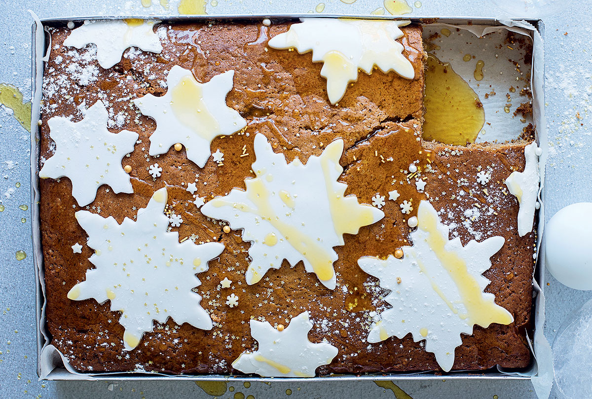 Spiced gingerbread tray cake recipe