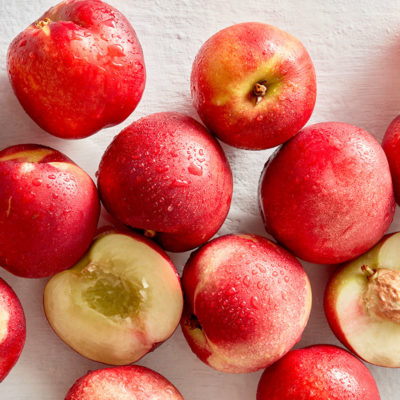 12 foods to eat well <em></noscript>and</em> satisfy cravings