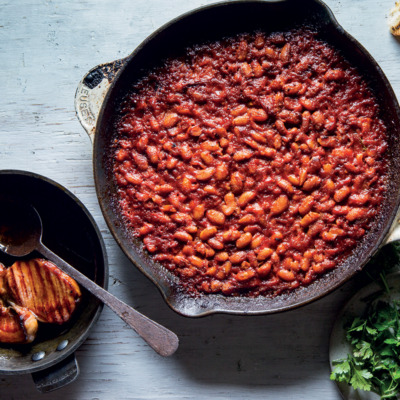 Slow-cooked cowboy beans