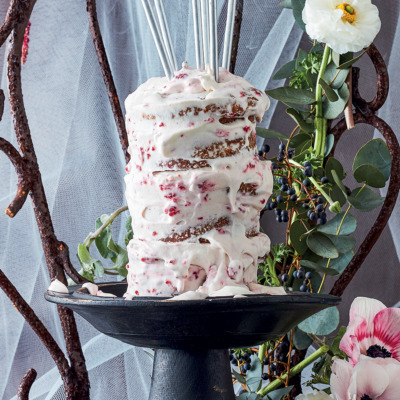 Cereal milk cake (Strawberry Pops cake)