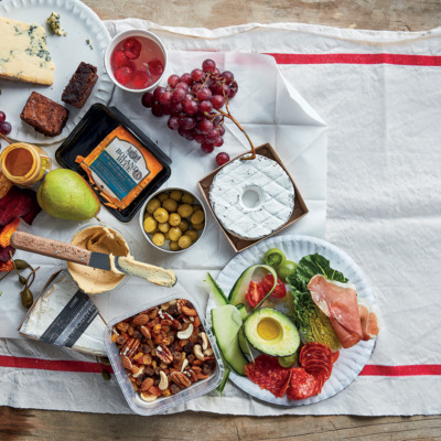 The 6 parts of a perfect picnic basket