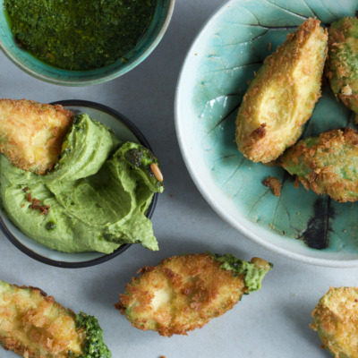 Panko-crumbed avo chips