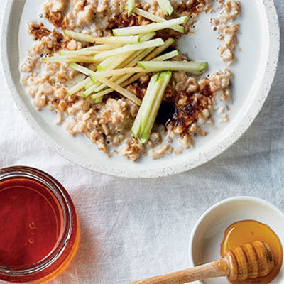 Cinnamon, apple and vanilla oat bowl