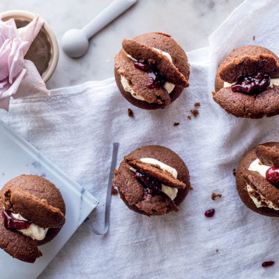 Chocolate hot-milk sponge fairy cakes