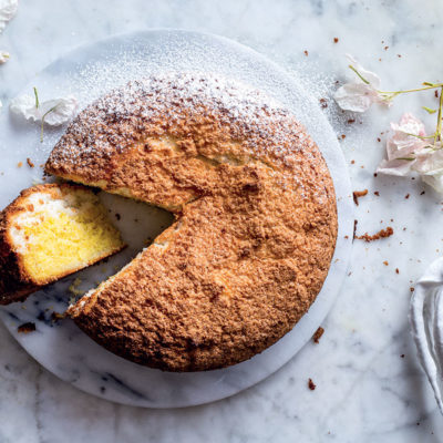 Coconut macaroon cake