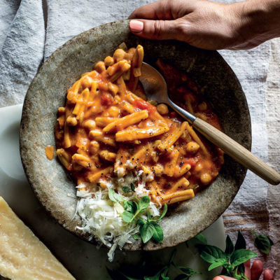 One-pot chickpea-and-tomato pasta