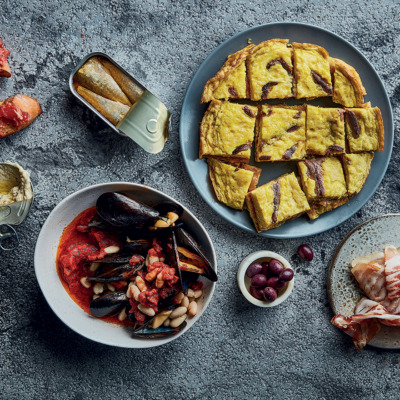 Mussels and white beans with tomato and chorizo