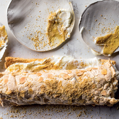 Abi's caramel meringue roulade