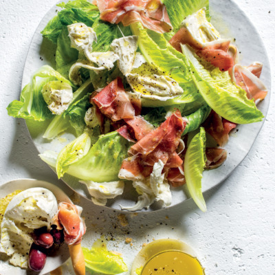 Torn salad with prosciutto and mozzarella