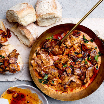 Peri-peri chicken livers with Portuguese rolls