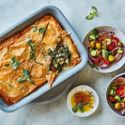 Spanakopita pie tray bake