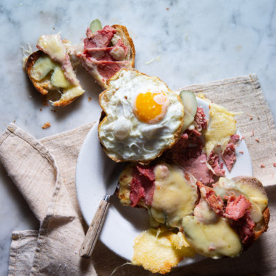 Corned beef croque madame