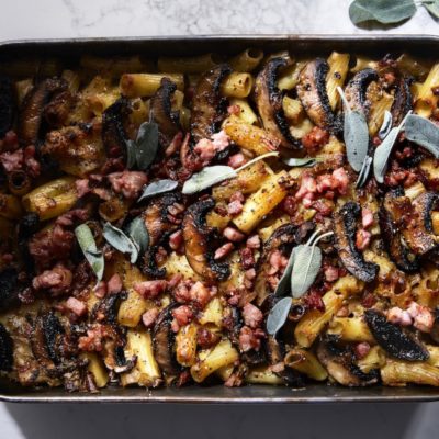 Cheesy mushroom-and-bacon rigatoni bake