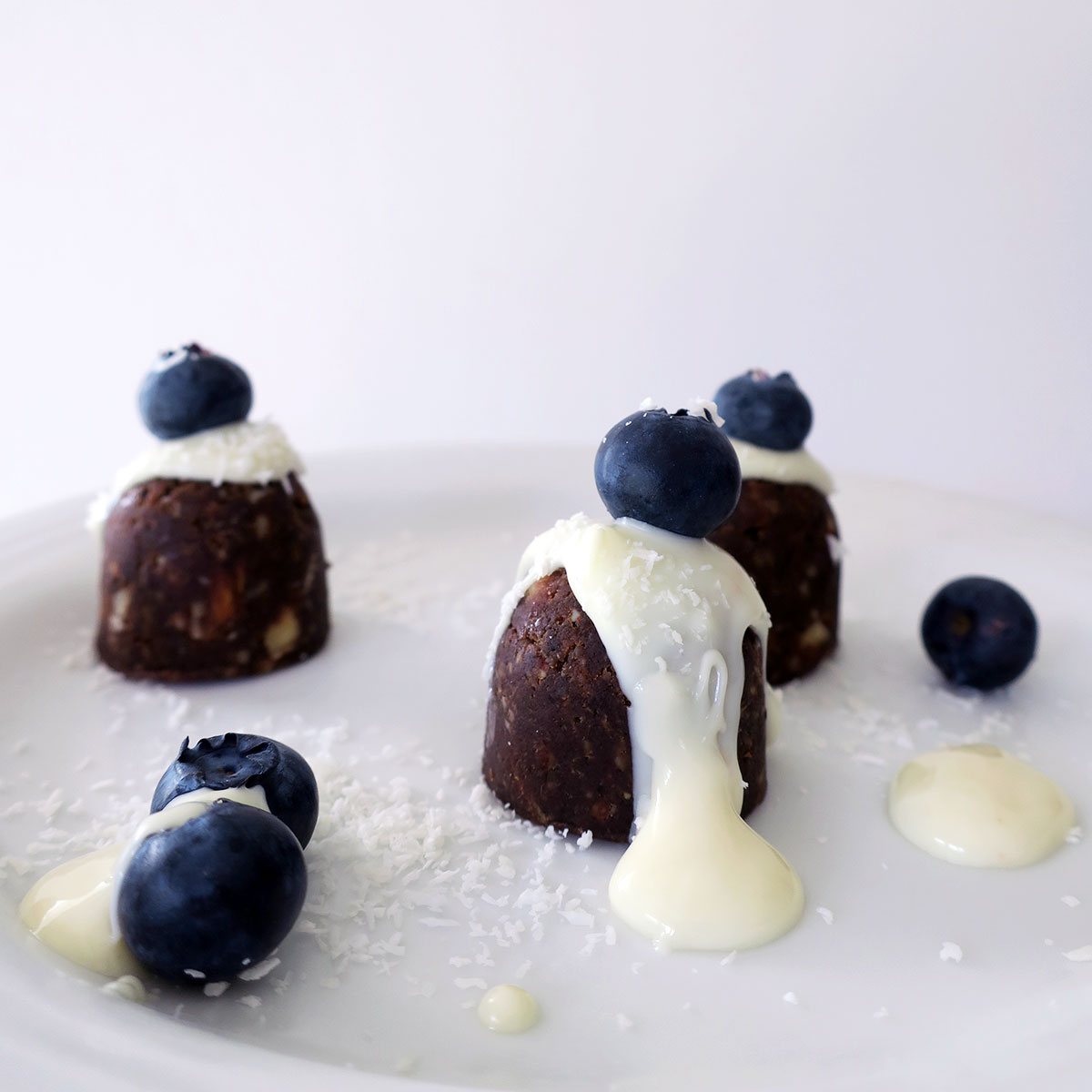 Date-ball-Christmas-puddings