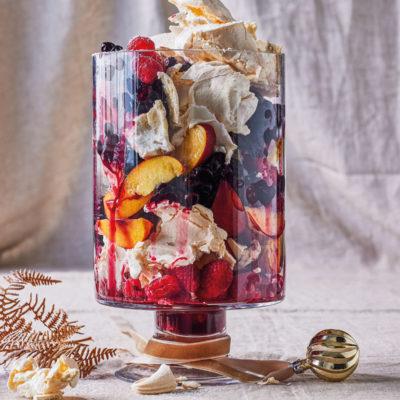 Pavlova trifle