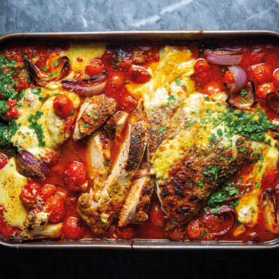 Cheesy tomato chicken bake