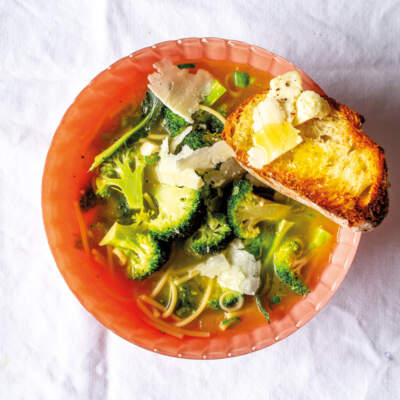 Garlicky broccoli broth