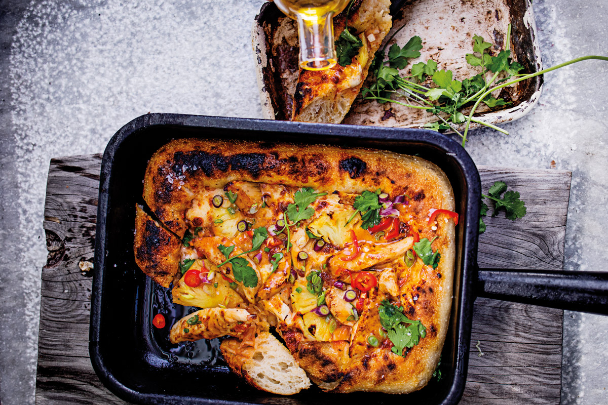 Pineapple-tray-bake-pizza