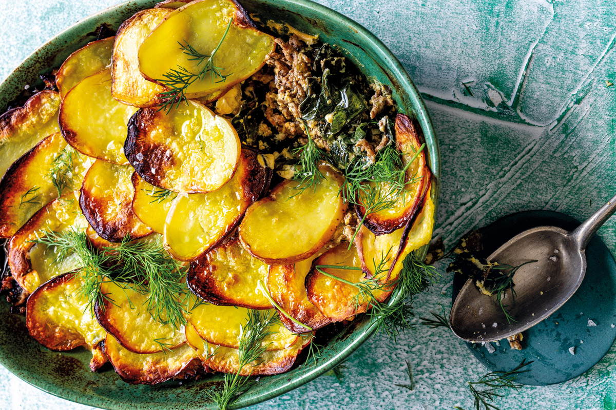 Dill,-feta-and-spinach-beef-mince-pie-with-potato-crust