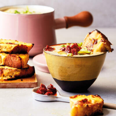 Cauliflower soup with cheesy garlic bread