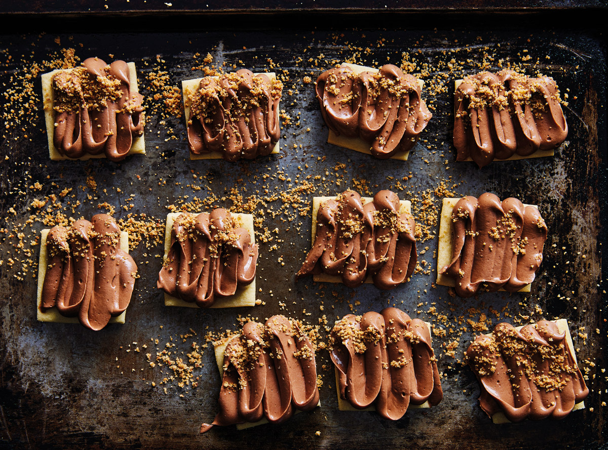 Mocha-buttercream-biscuits